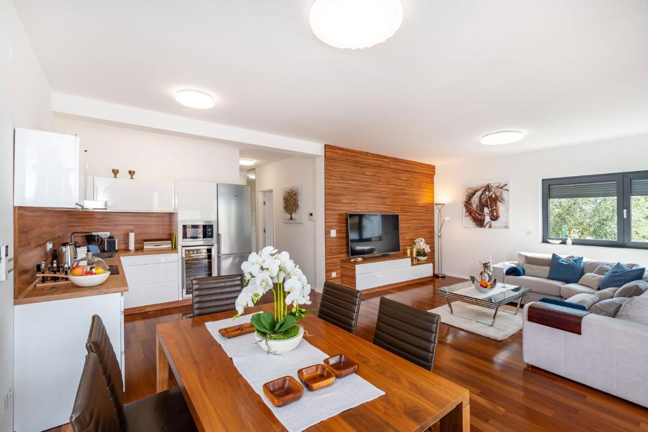 Apartman Darija Sukosan Bagian luar foto